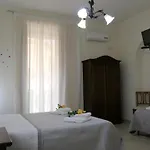 Dimora Cirillo Bed and Breakfast Νάπολη