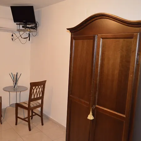 Dimora Cirillo Bed and Breakfast 4*